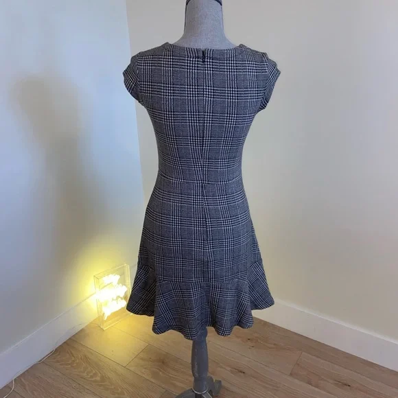 Gap Houndstooth Plaid Ruffle Hem Dress - Size 0 - Picture 5 of 7